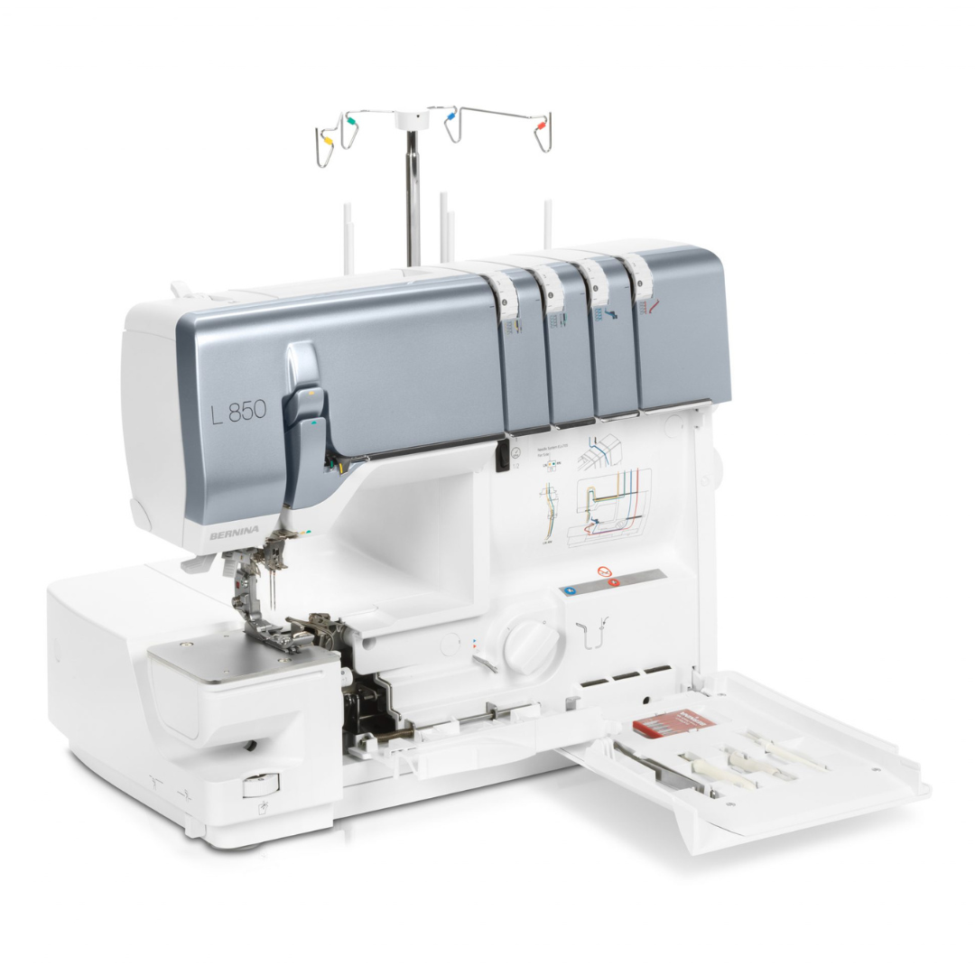 Bernina L850 ausgeklappt